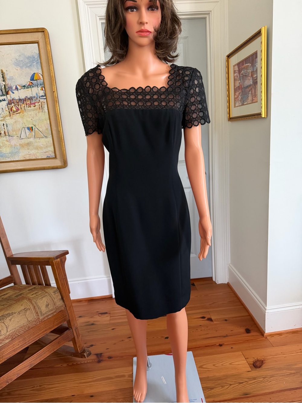Elegant Black Lace Yoke Sheath Dress